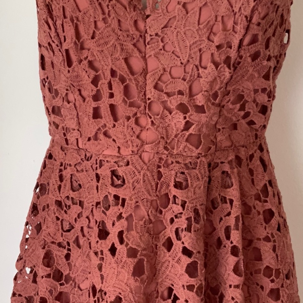 ASTR Elegant Lace Midi Dress in Pink SIZE S - Picture 12 of 14